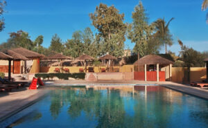 grande maison avec piscine